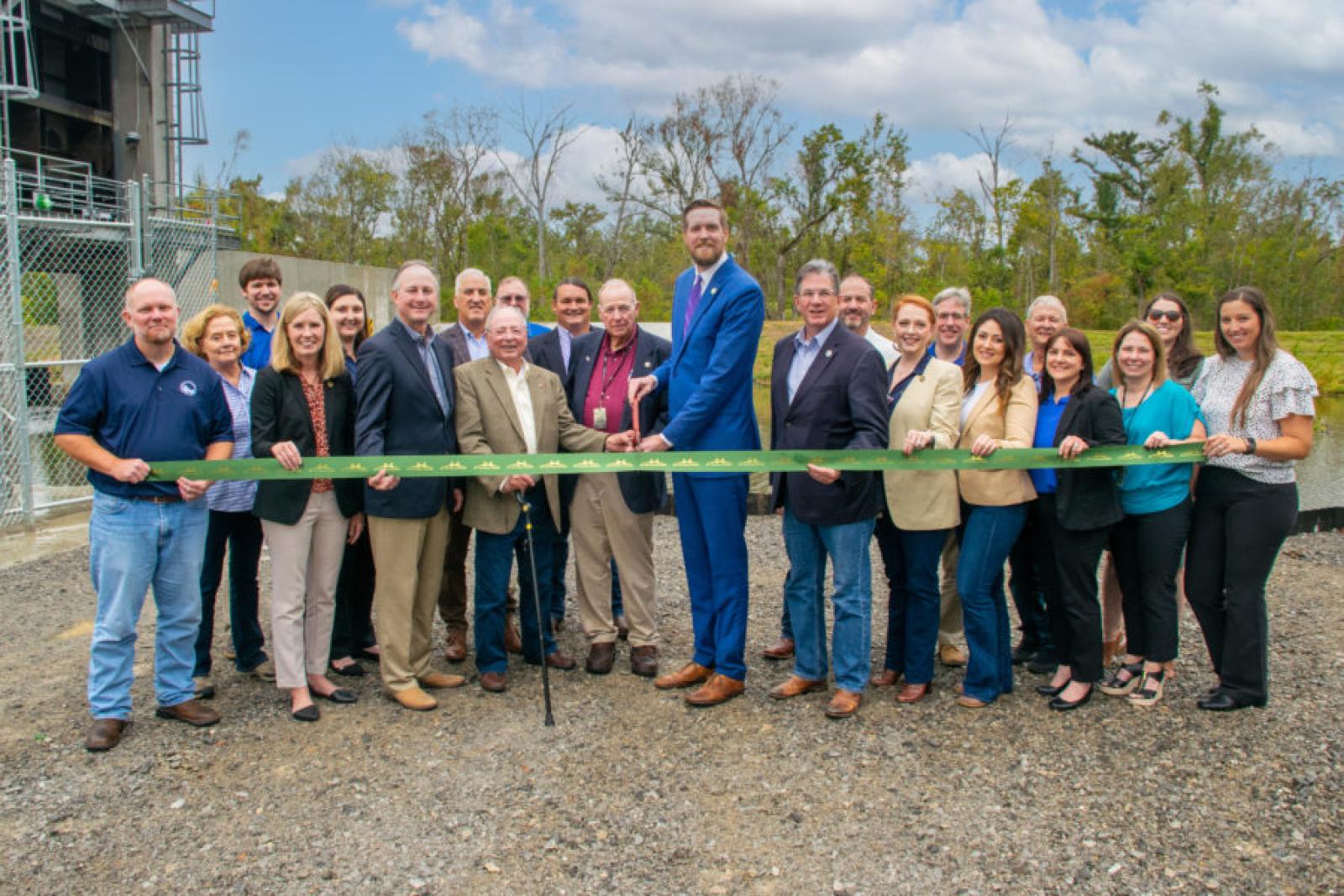 Paradis Gate Ribbon Cutting